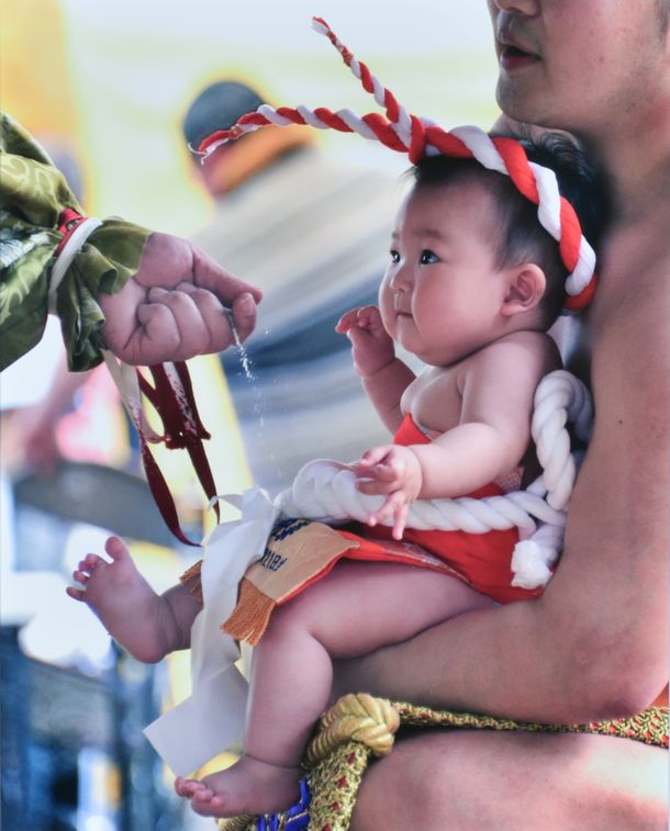 【写真】白石 明「赤ちゃん相撲」